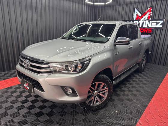 TOYOTA HILUX 2.8 SRX 4X4 CD 16V DIESEL 4P AUTOMÁTICO